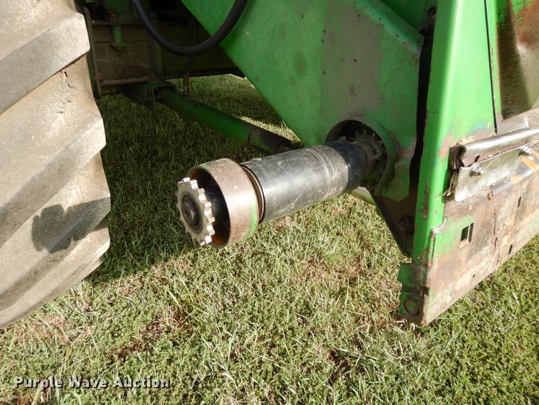 image for item DI7676 1988 John Deere 7720 Titan II RWA combine