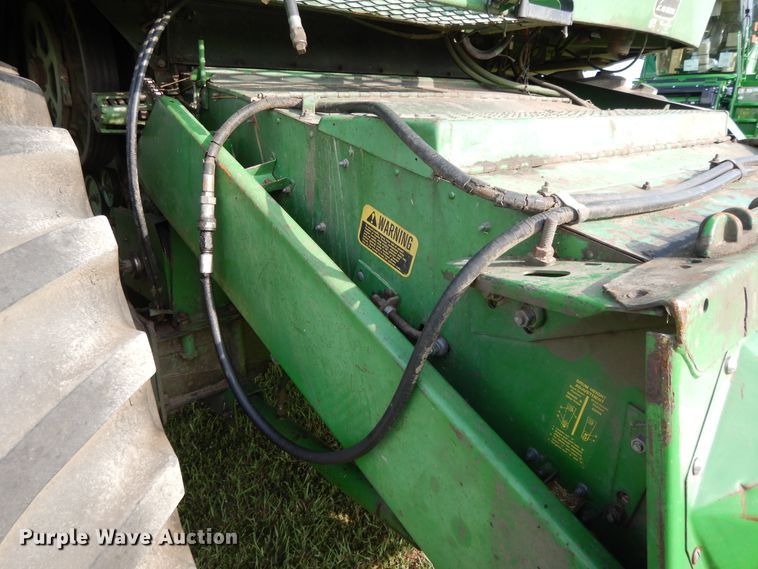 image for item DI7676 1988 John Deere 7720 Titan II RWA combine