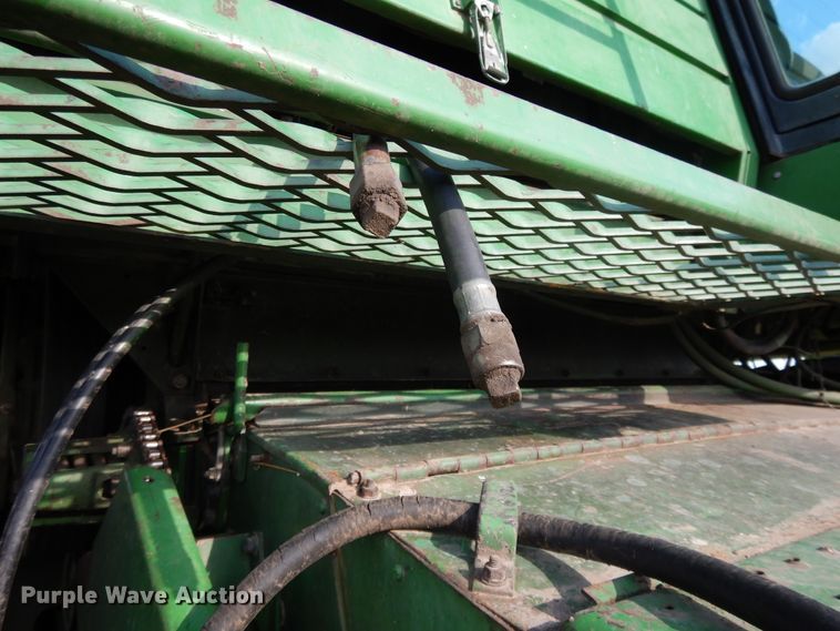 image for item DI7676 1988 John Deere 7720 Titan II RWA combine