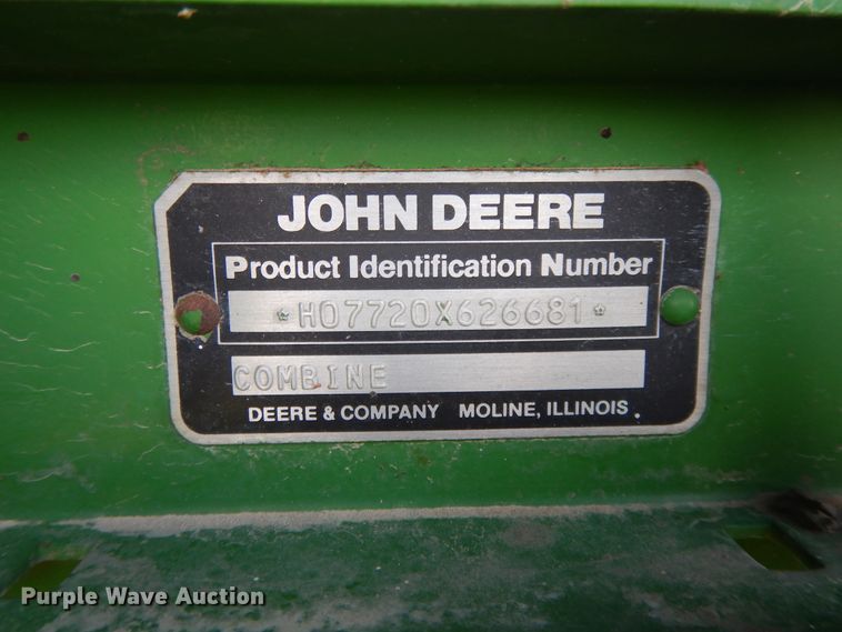 image for item DI7676 1988 John Deere 7720 Titan II RWA combine