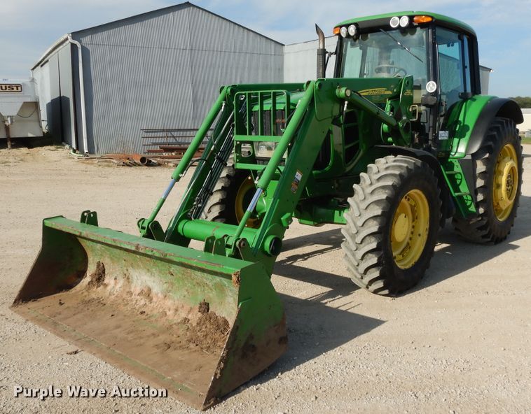image for item DI7682 John Deere 7330 Premium  MFWD tractor