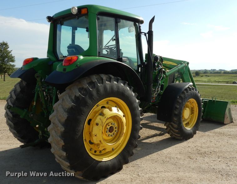 image for item DI7682 John Deere 7330 Premium  MFWD tractor