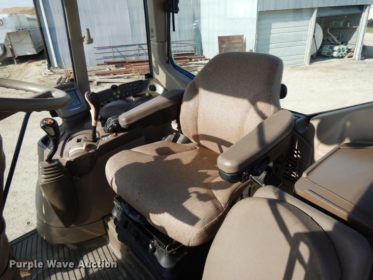 image for item DI7682 John Deere 7330 Premium  MFWD tractor