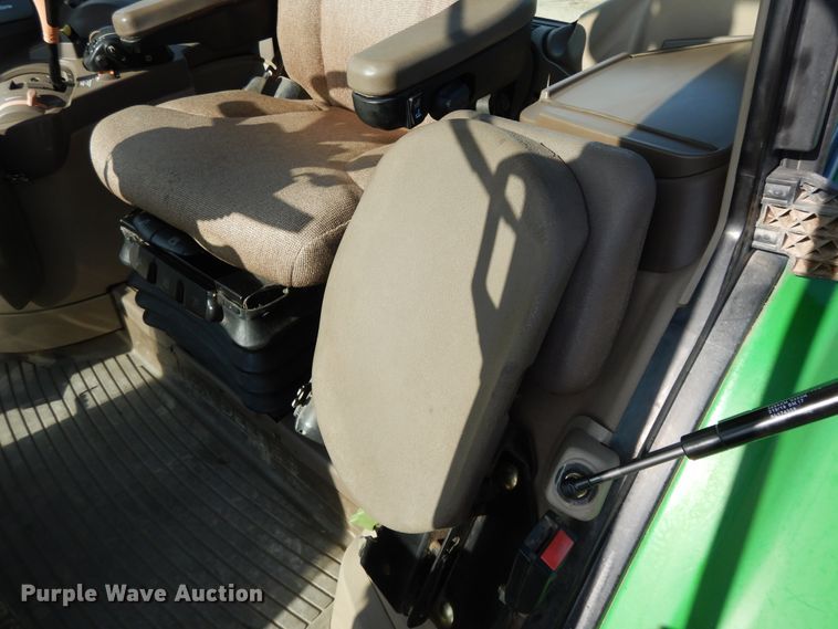 image for item DI7682 John Deere 7330 Premium  MFWD tractor