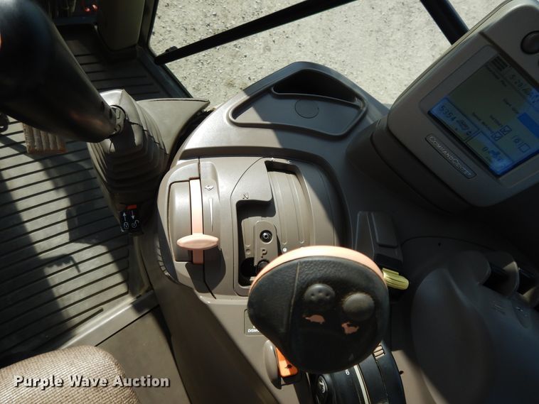 image for item DI7682 John Deere 7330 Premium  MFWD tractor