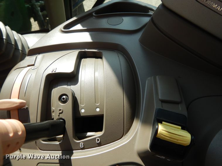 image for item DI7682 John Deere 7330 Premium  MFWD tractor