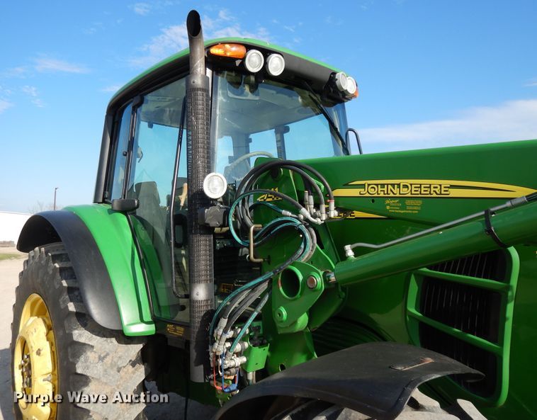 image for item DI7682 John Deere 7330 Premium  MFWD tractor
