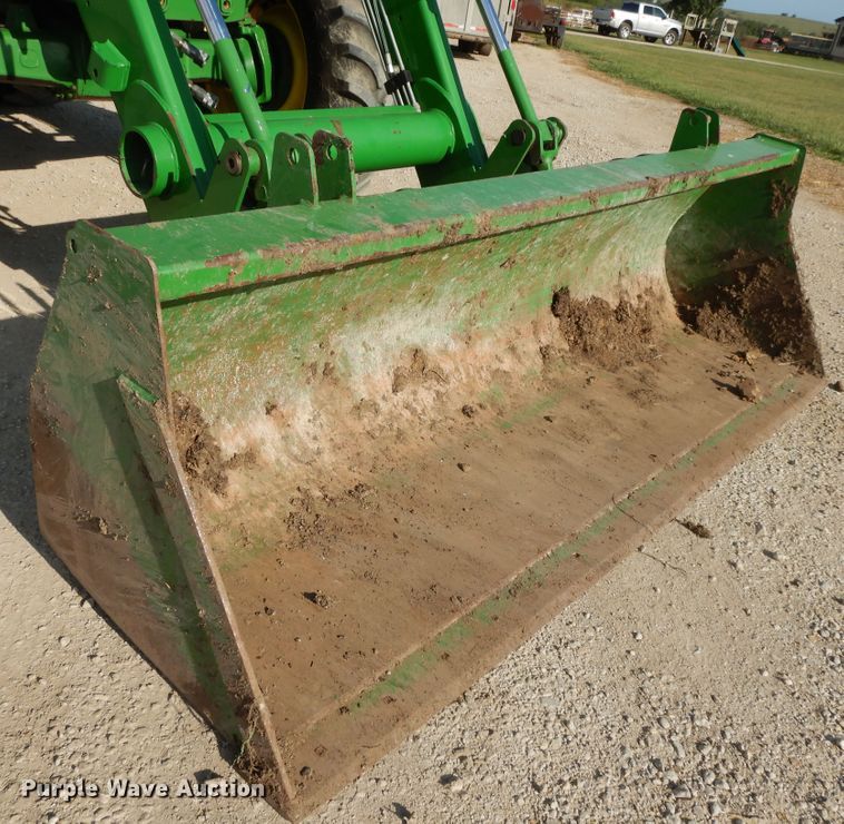 image for item DI7682 John Deere 7330 Premium  MFWD tractor