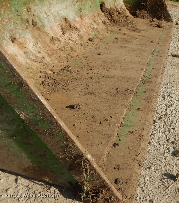 image for item DI7682 John Deere 7330 Premium  MFWD tractor