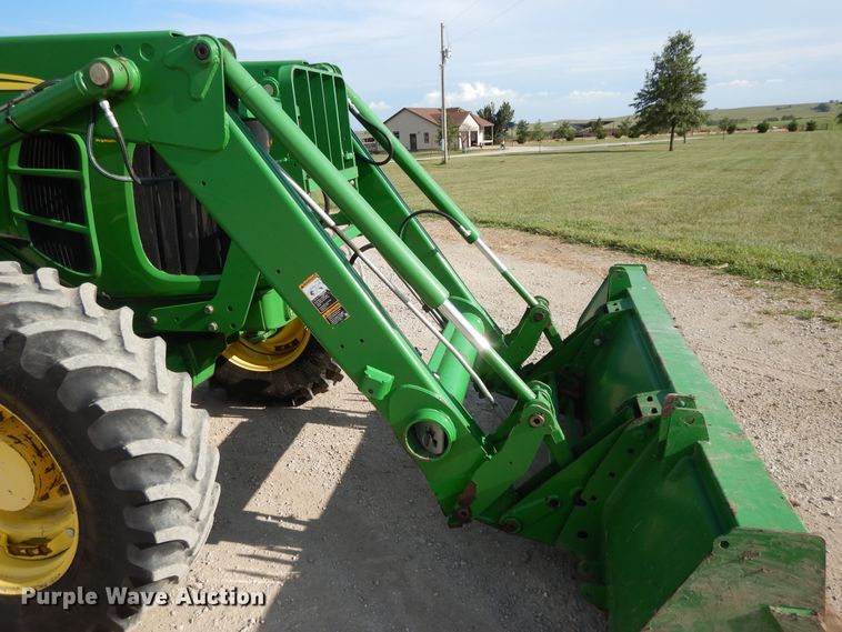 image for item DI7682 John Deere 7330 Premium  MFWD tractor