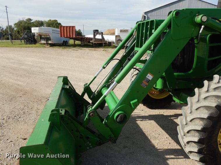 image for item DI7682 John Deere 7330 Premium  MFWD tractor