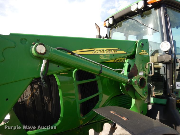 image for item DI7682 John Deere 7330 Premium  MFWD tractor