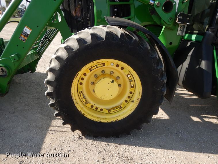 image for item DI7682 John Deere 7330 Premium  MFWD tractor