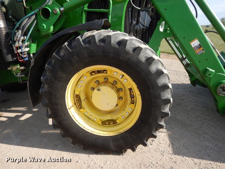 image for item DI7682 John Deere 7330 Premium  MFWD tractor