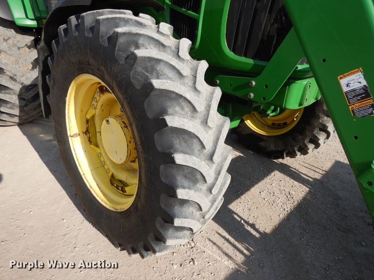 image for item DI7682 John Deere 7330 Premium  MFWD tractor
