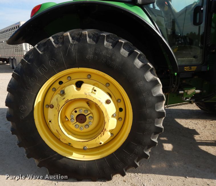 image for item DI7682 John Deere 7330 Premium  MFWD tractor