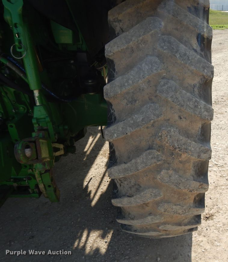 image for item DI7682 John Deere 7330 Premium  MFWD tractor