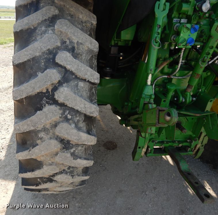 image for item DI7682 John Deere 7330 Premium  MFWD tractor