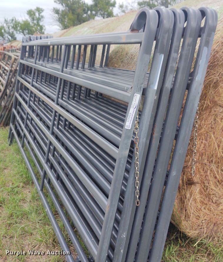 image for item EQ9423 (9) Priefert cattle panels