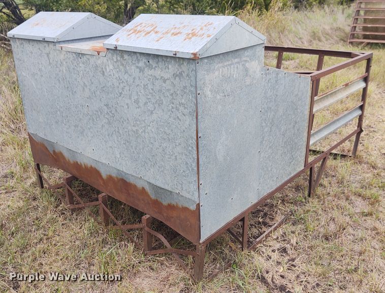 image for item EQ9430 Pride of the Farm calf creep feeder