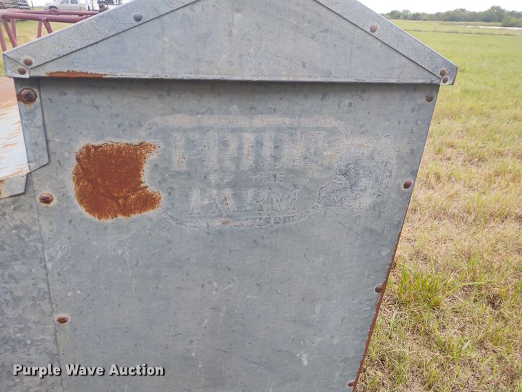 image for item EQ9430 Pride of the Farm calf creep feeder