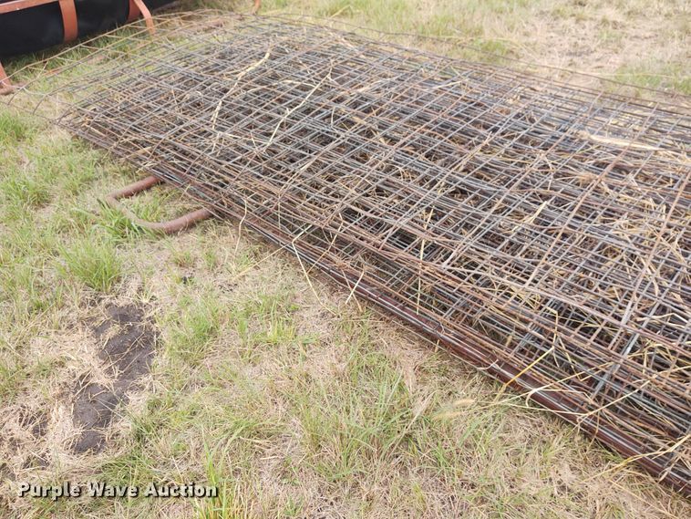 image for item EQ9432 Approximately 20 cattle panels