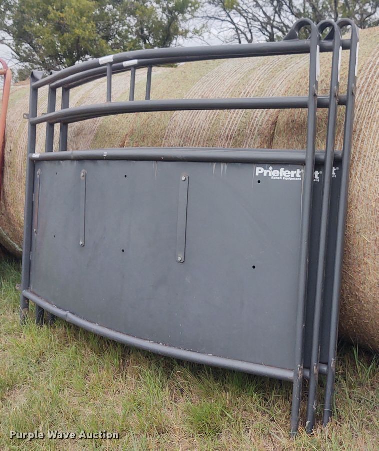 image for item EQ9433 Priefert tub and alley