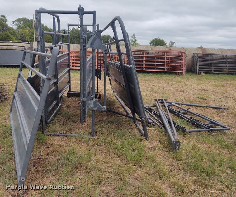 image for item EQ9433 Priefert tub and alley