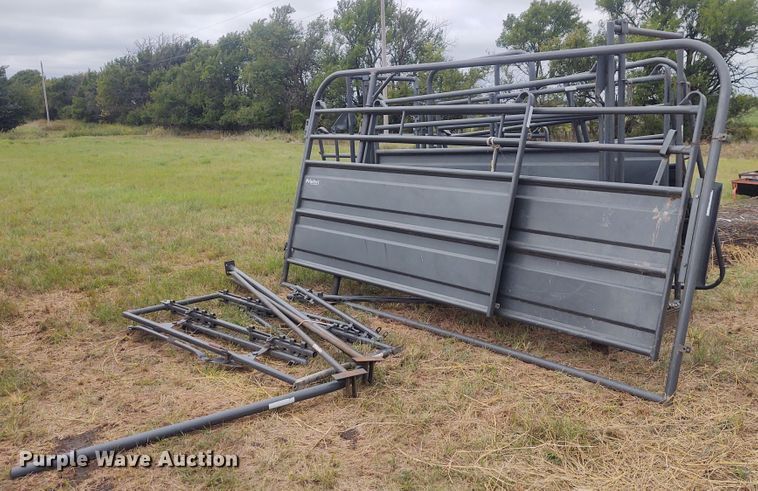 image for item EQ9433 Priefert tub and alley