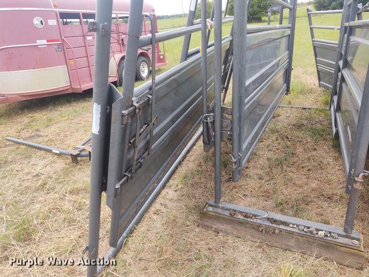 image for item EQ9433 Priefert tub and alley