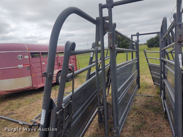 image for item EQ9433 Priefert tub and alley