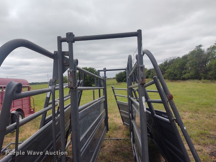 image for item EQ9433 Priefert tub and alley