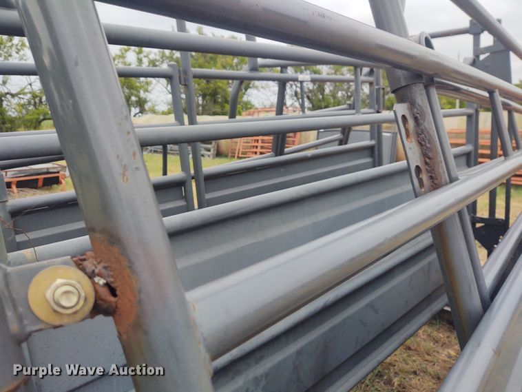 image for item EQ9433 Priefert tub and alley