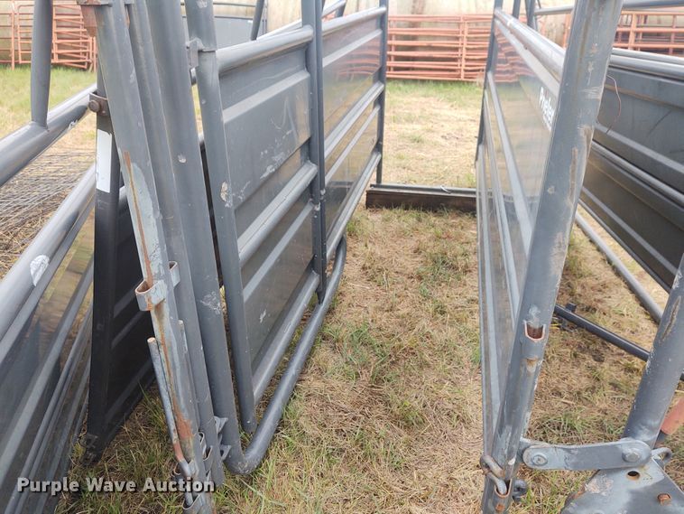 image for item EQ9433 Priefert tub and alley