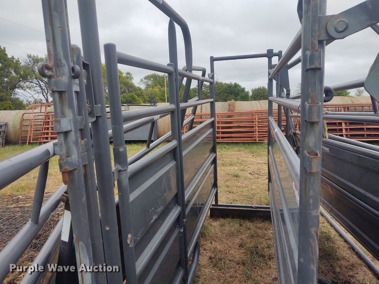 image for item EQ9433 Priefert tub and alley