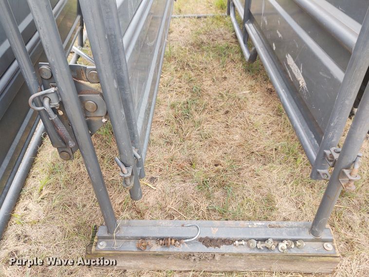 image for item EQ9433 Priefert tub and alley