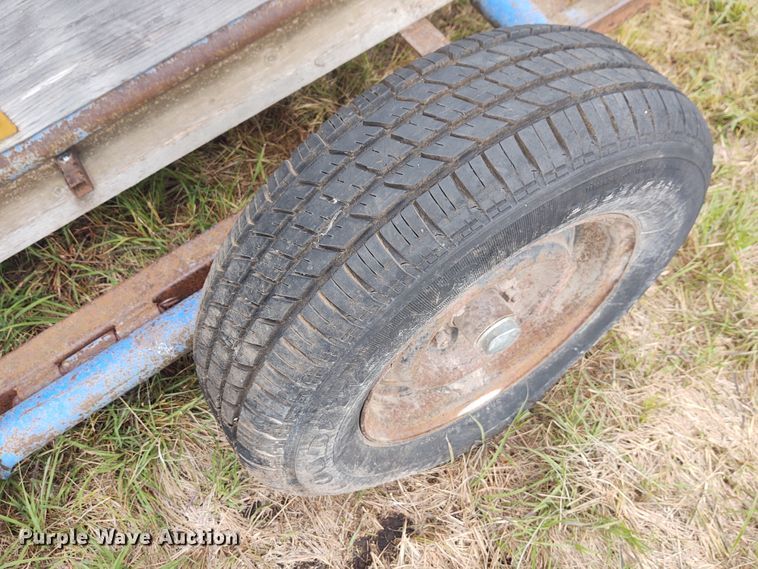 image for item EQ9435 Livestock squeeze chute