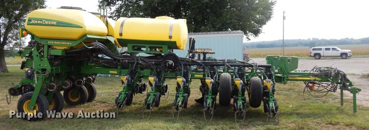 image for item FR9032 2011 John Deere 1770NT no-till planter