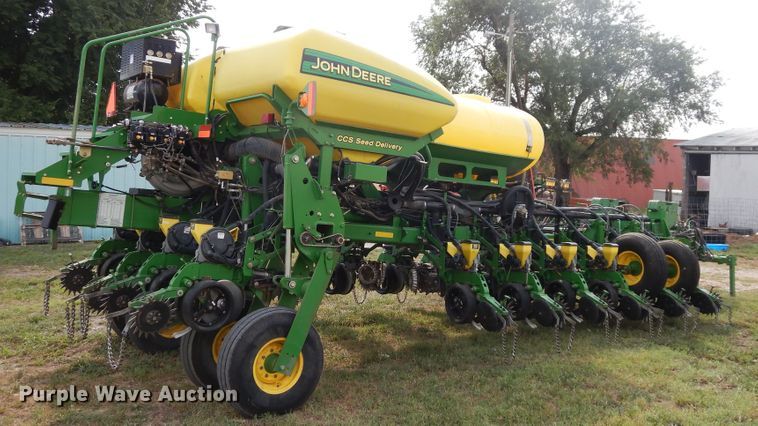 image for item FR9032 2011 John Deere 1770NT no-till planter