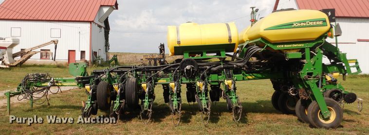 image for item FR9032 2011 John Deere 1770NT no-till planter