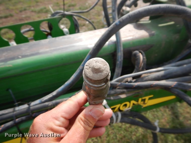 image for item FR9032 2011 John Deere 1770NT no-till planter