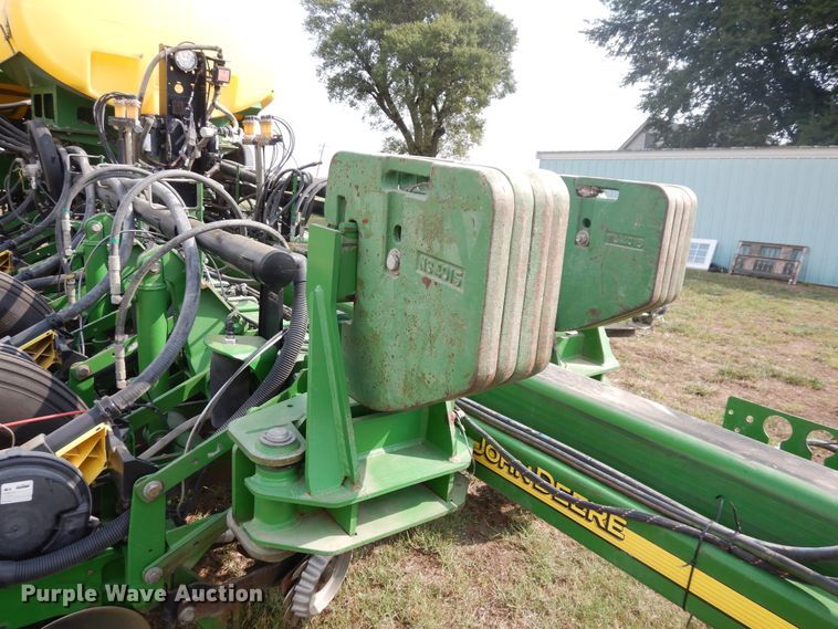 image for item FR9032 2011 John Deere 1770NT no-till planter