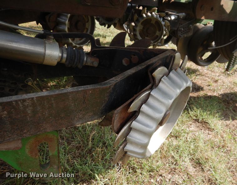 image for item FR9032 2011 John Deere 1770NT no-till planter