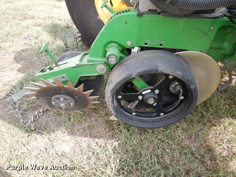 image for item FR9032 2011 John Deere 1770NT no-till planter