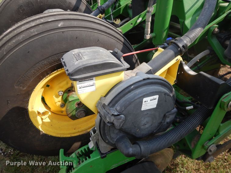 image for item FR9032 2011 John Deere 1770NT no-till planter