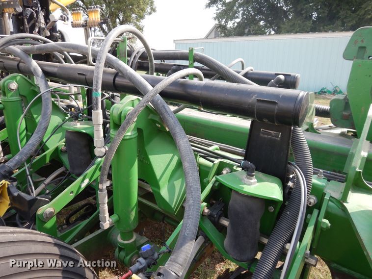 image for item FR9032 2011 John Deere 1770NT no-till planter