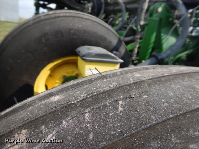 image for item FR9032 2011 John Deere 1770NT no-till planter