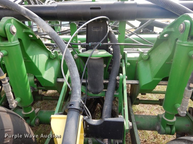 image for item FR9032 2011 John Deere 1770NT no-till planter