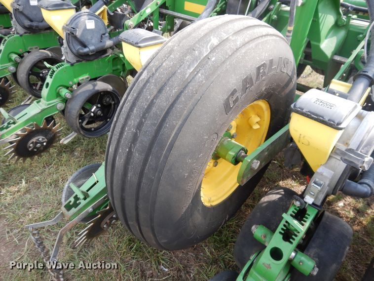 image for item FR9032 2011 John Deere 1770NT no-till planter