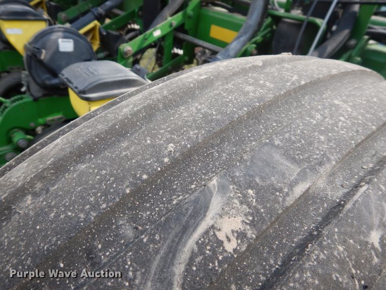 image for item FR9032 2011 John Deere 1770NT no-till planter